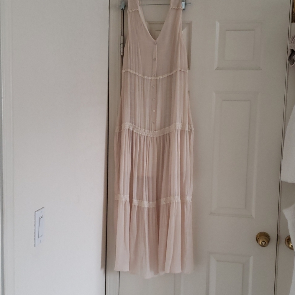 Buckle store bought sleeveless v neck boho dress